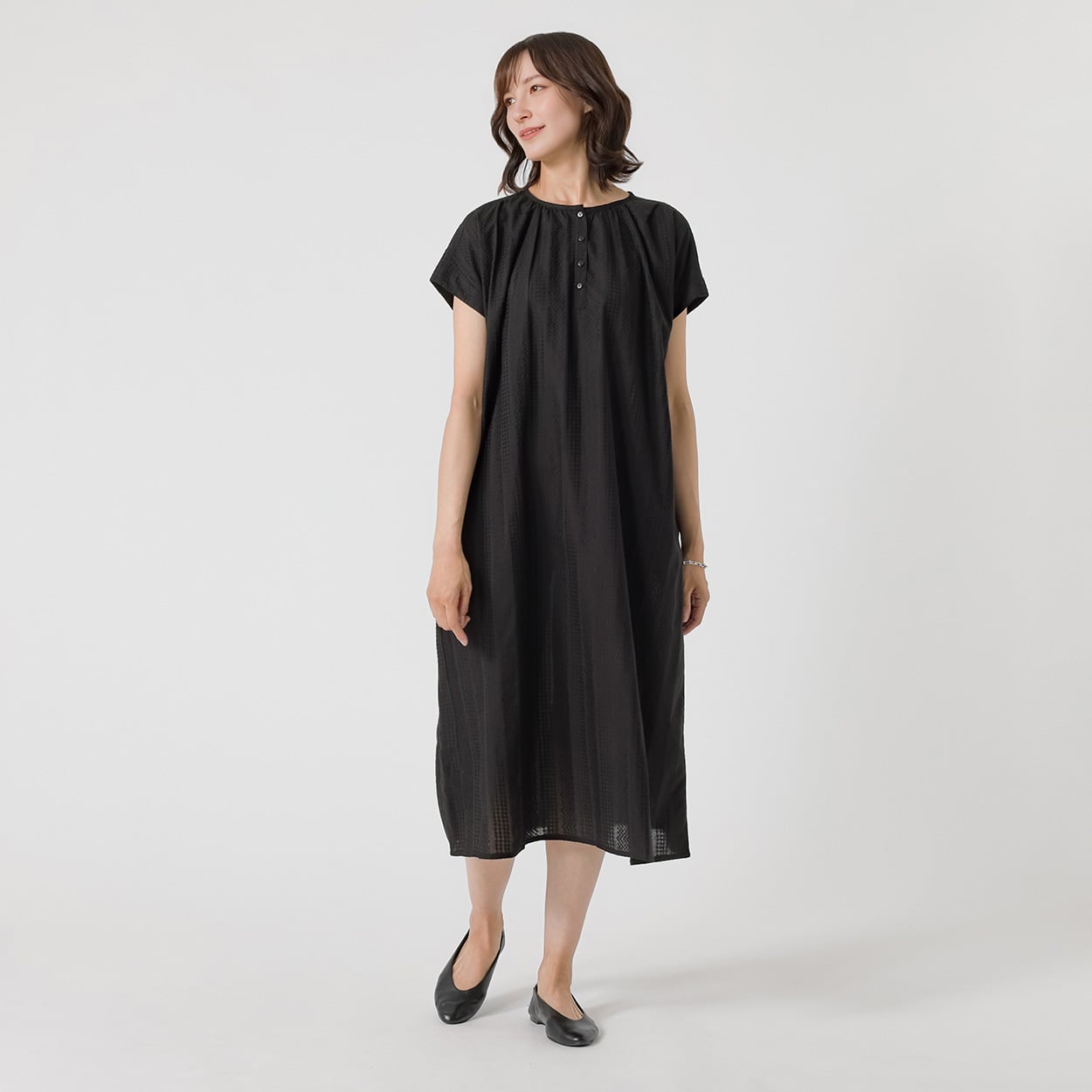 TVC(ティーヴィシー) ドビー刺繍ヘンリーネックワンピース レディス(クロ-XL)