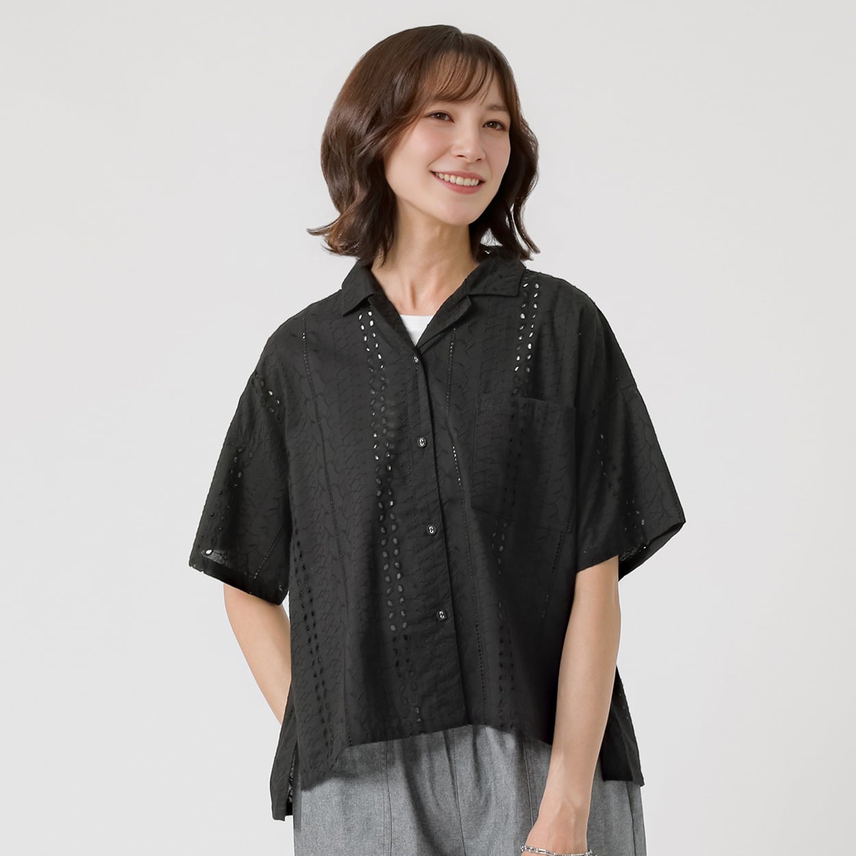 TVC(ティーヴィシー) 総刺繍5分袖シャツ羽織 レディス(クロ-L)