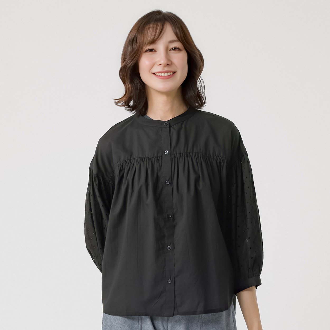 TVC(ティーヴィシー) 袖刺繍7分袖ギャザーブラウス レディス(クロ-XL)