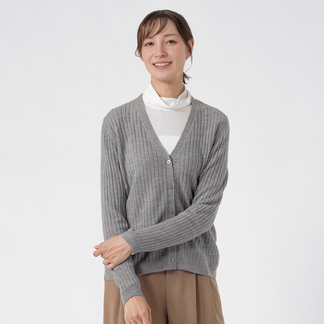 TVC(ティーヴィシー) 洗える・保湿 シフォンタッチVネックカーディガン レディス(チャコ－ルグレ－-XL)