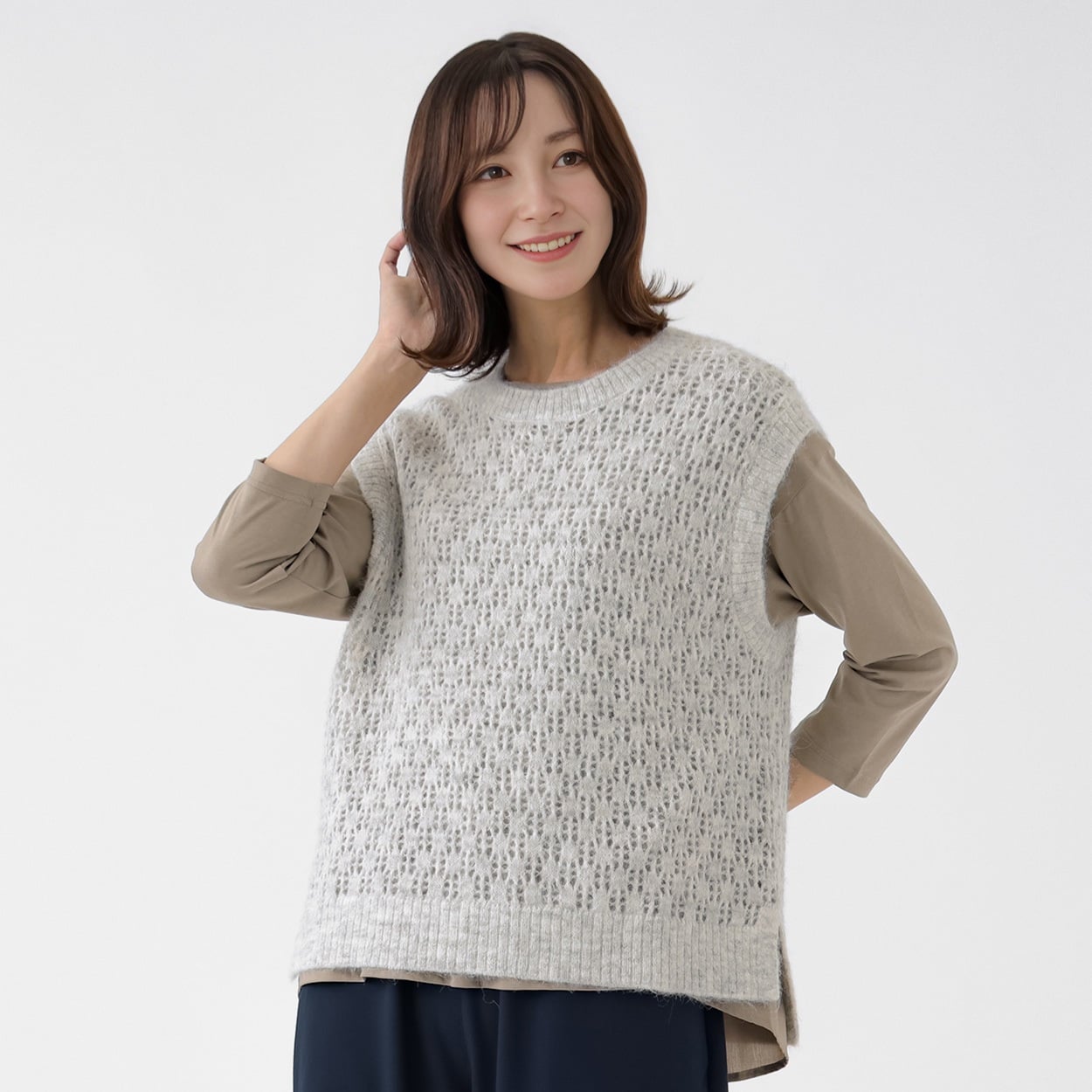 TVC(ティーヴィシー) 洗えるモヘヤライク透かし柄ニットジレ レディス(ウスグレー-XL)