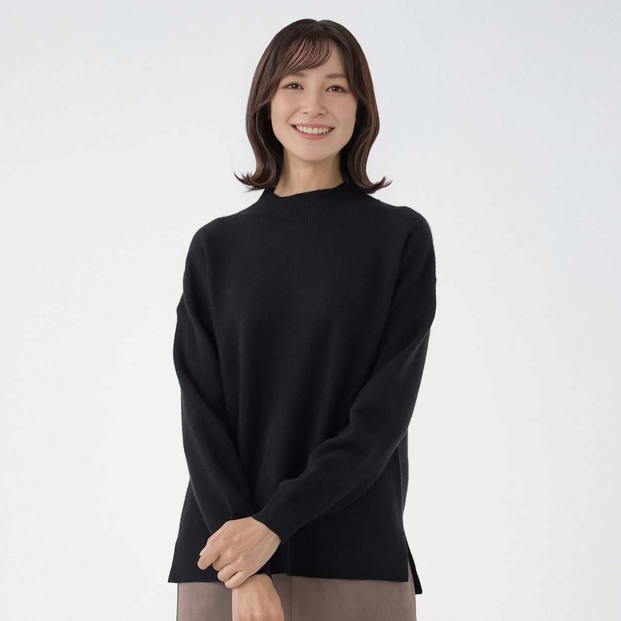 TVC(ティーヴィシー) 洗える・保湿 マシュマロタッチモックネックプルオーバー レディス(クロ-M)