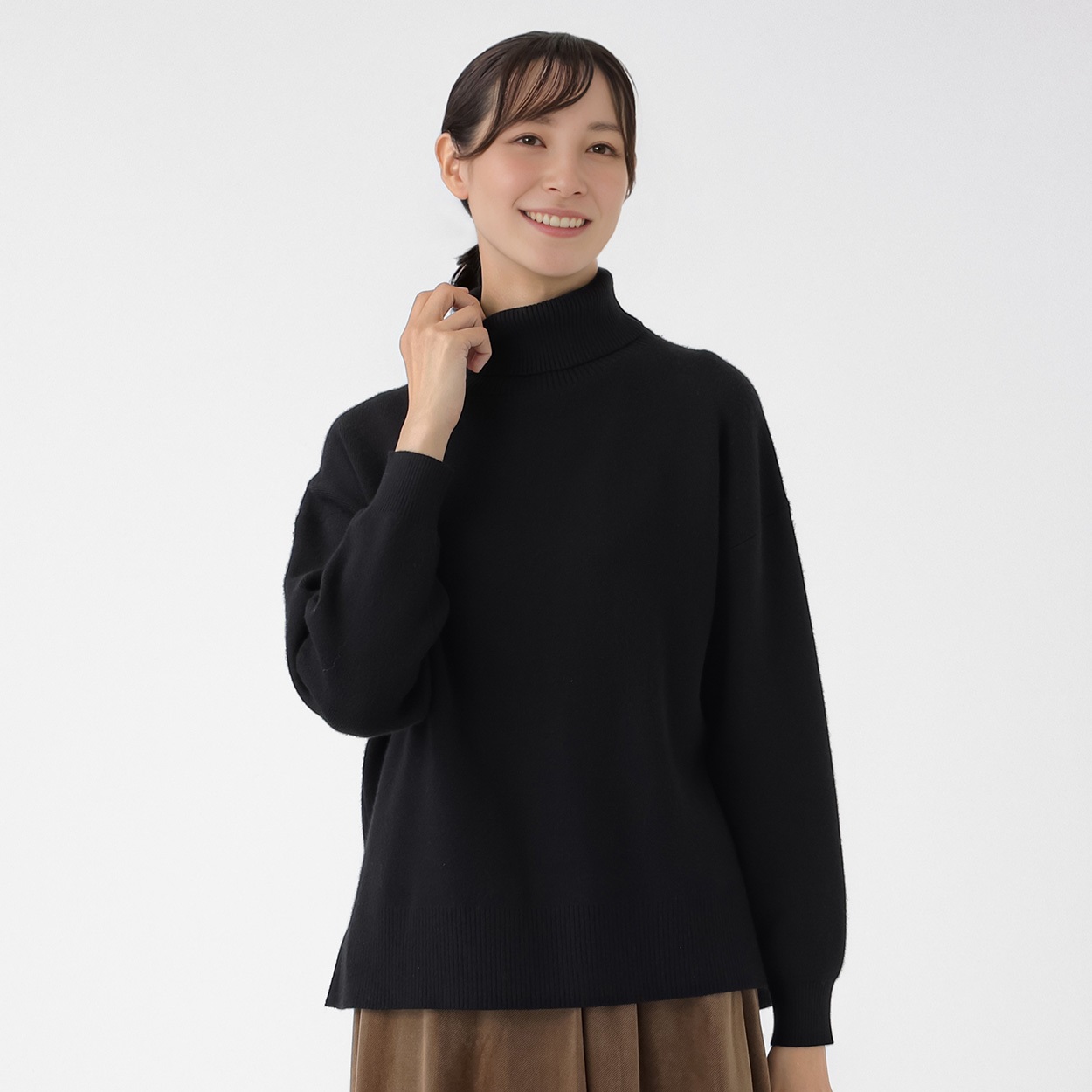 TVC(ティーヴィシー) 洗える・保湿 マシュマロタッチタートルネックプルオーバー レディス(クロ-L)