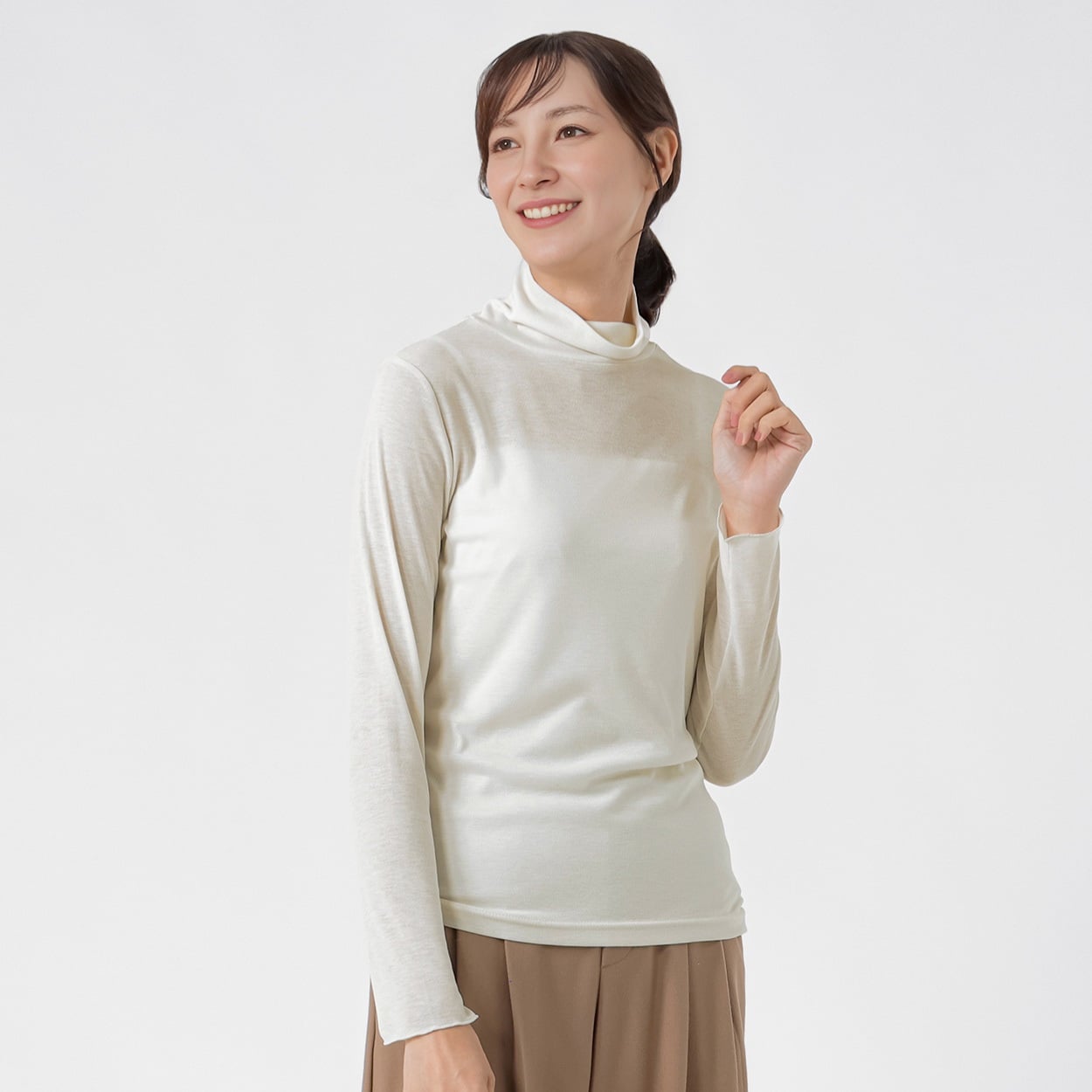TVC(ティーヴィシー) シアーハイネック長袖Tシャツ レディス(キナリ-M)