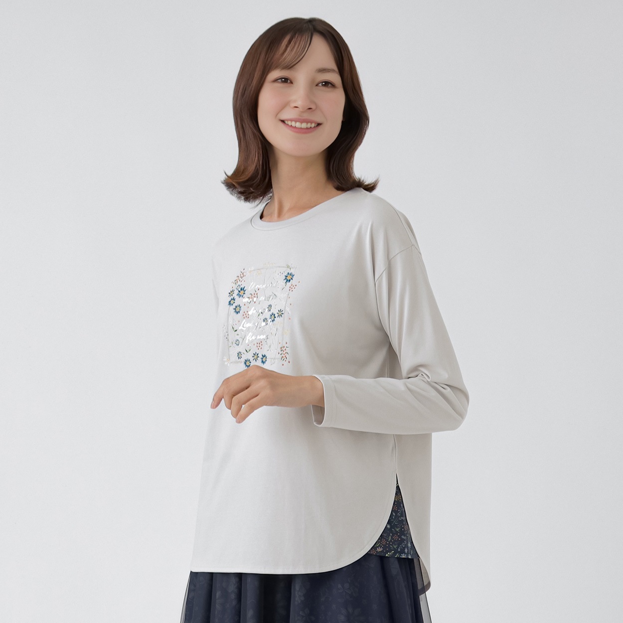 TVC(ティーヴィシー) ヒビヤカダンスタイル花柄プリント長袖Tシャツ レディス(ウスチャ(スクエアプリント）-XL)