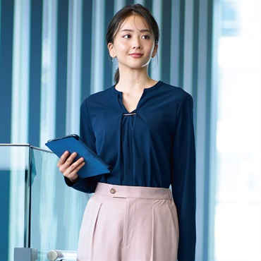 EMMA JAMES(エマジェイムス) 撥水美 バー付きブラウス レディス