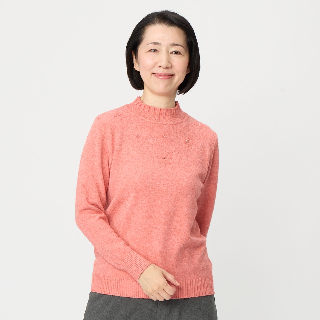 モチモチセーター 刺繡入りハイネック レディス 着楽美(きらび