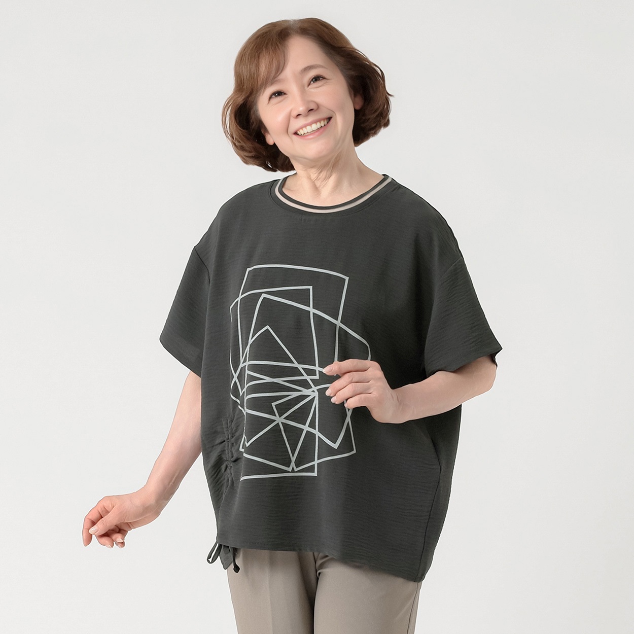 Tシャツ ドロスト付き幾何柄プリント レディス 着楽美(きらび) JE-261850B(クロ-S)