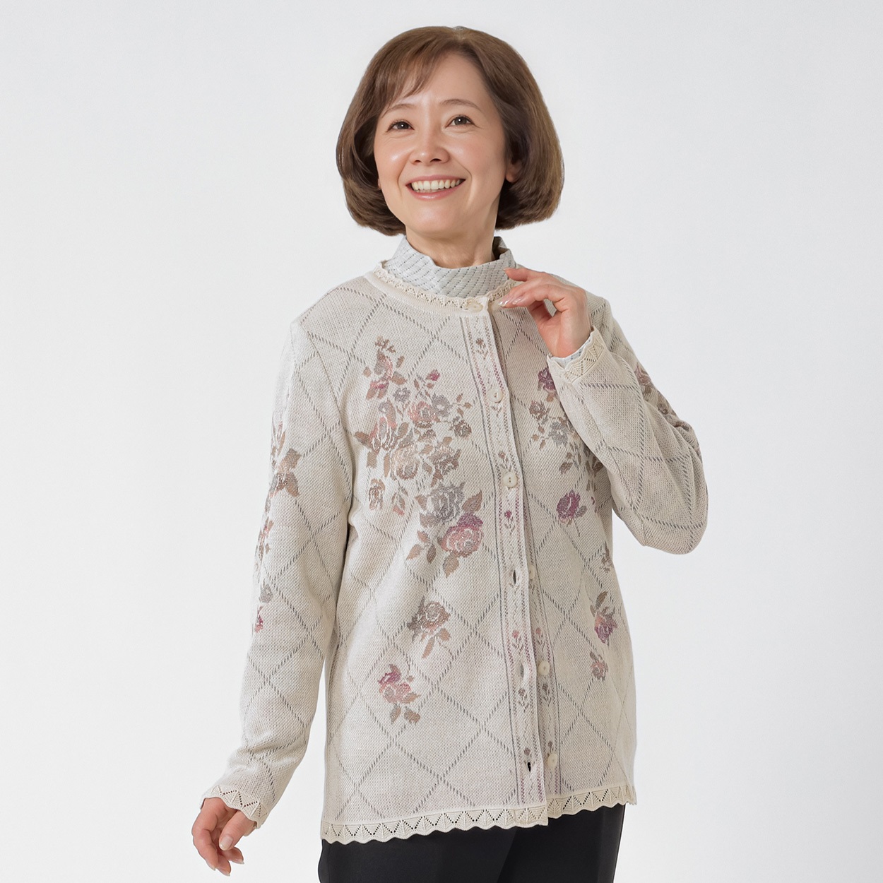 日本製ニットカーディガン 格子花がら レディス 着楽美(きらび) AP-6715852(ウスチャ-XL)
