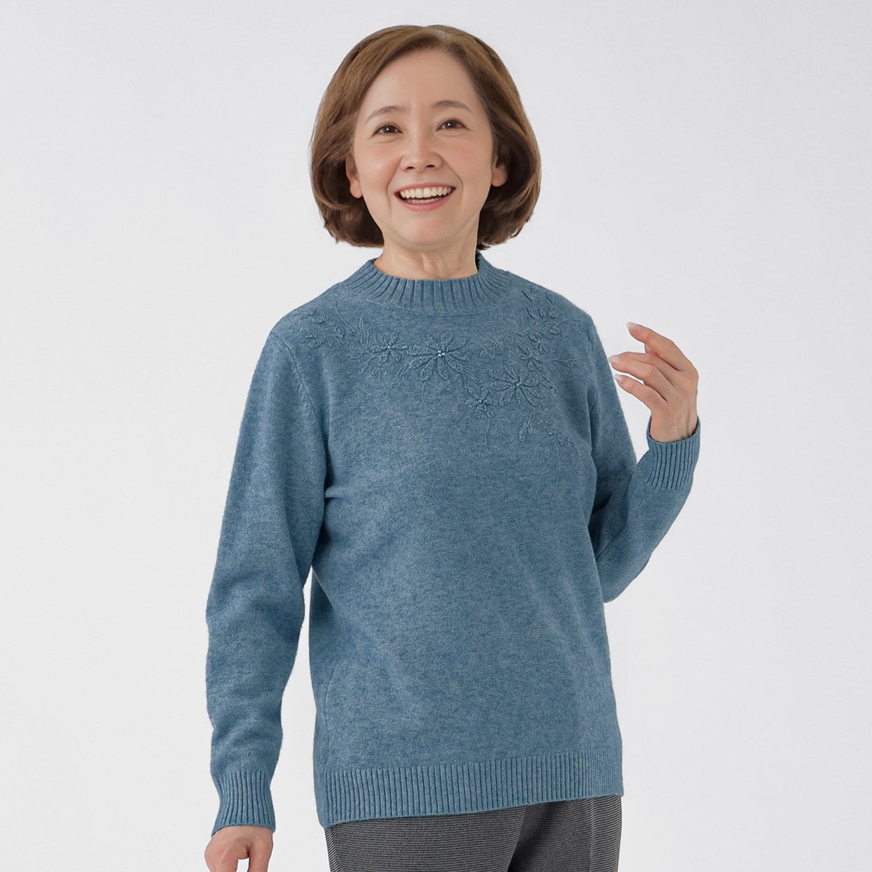 もちもちニット ハイネックプルオーバー レディス 着楽美(きらび) IN-261748YA(ウスアオ-XL)