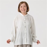 シャツ 62丈 丸衿 多ボタン 長袖 レディス 着楽美(きらび) FU-1094-N(キナリ-S)
