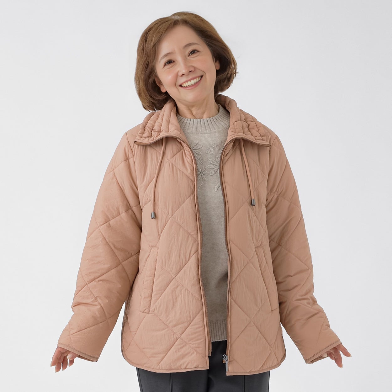 ジャケット  中綿 ダイヤキルトステッチ 66丈 レディス 着楽美(きらび) AN-364006-N(ウスアカ-XL)