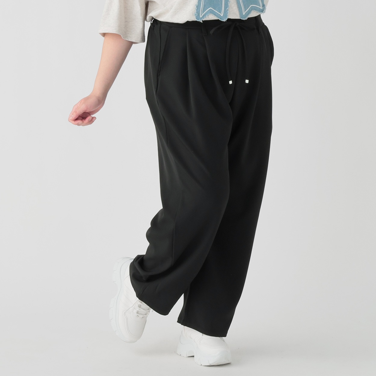 ひんやりゆるシルエットタックパンツ レディス ぽっちゃりサイズのnoannu(ブラック-3L)