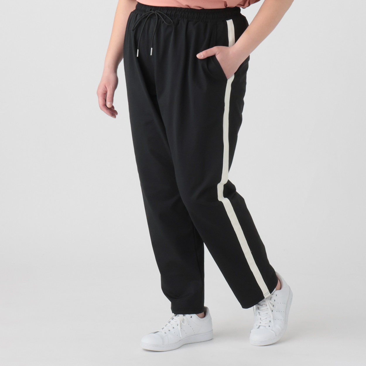 期間限定　V TWELVE LUX サイドライン パンツ V12 すべての商品 | ゴルフウェア【公式通販】