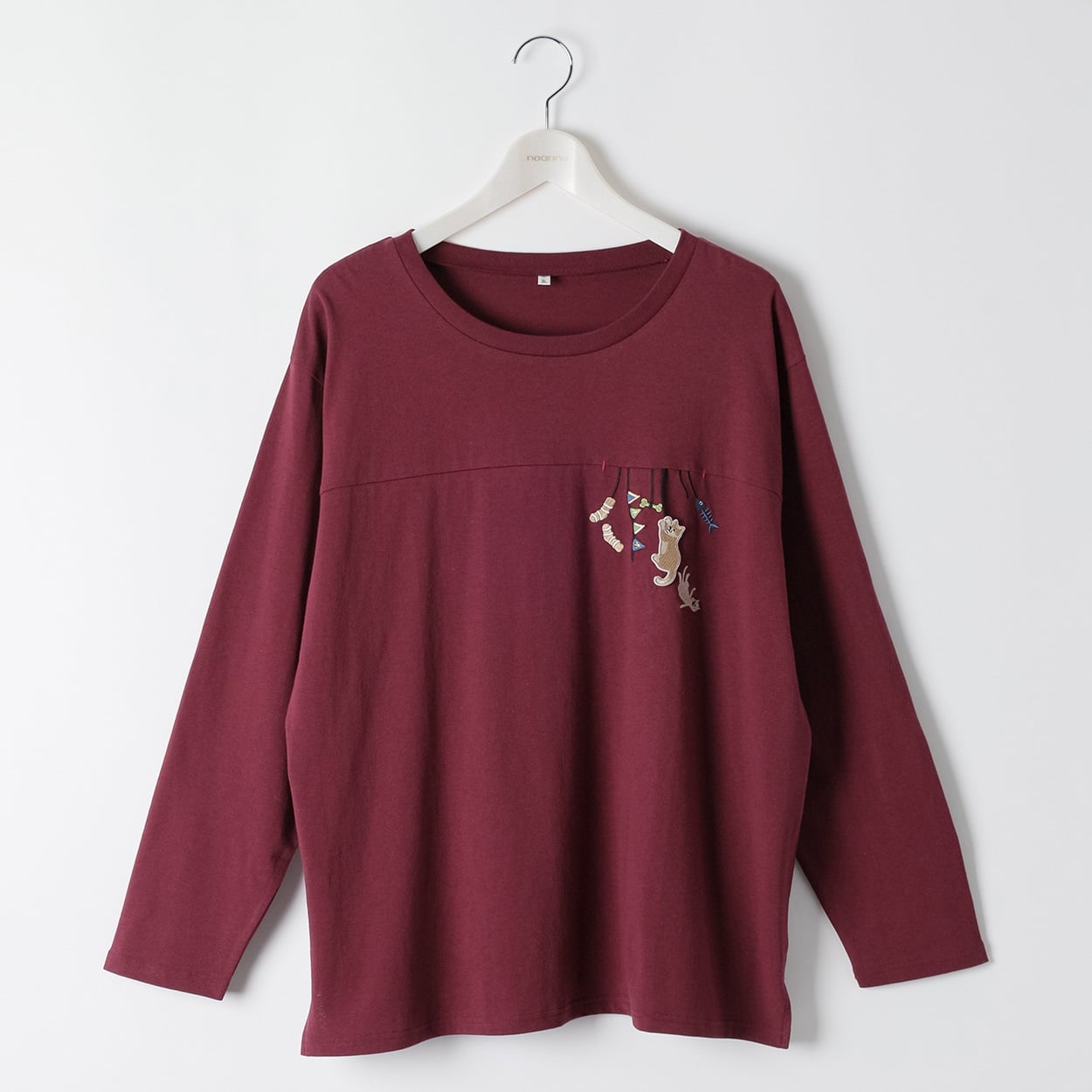 コットン100猫モチーフ胸刺繍Tシャツ レディス 大きいサイズ noannu 1980-3246A(ワイン-4L)