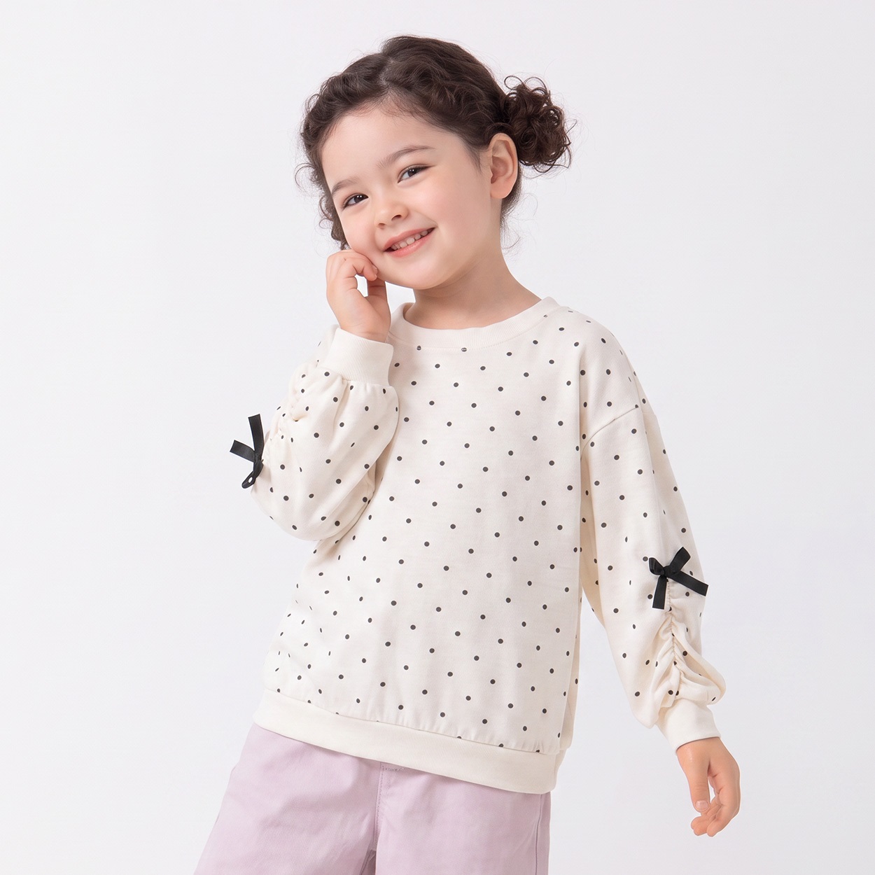 衿ヨレにくい天竺総柄リボントレーナー キッズ 女の子 110cm-130cm(ホワイト-120cm)
