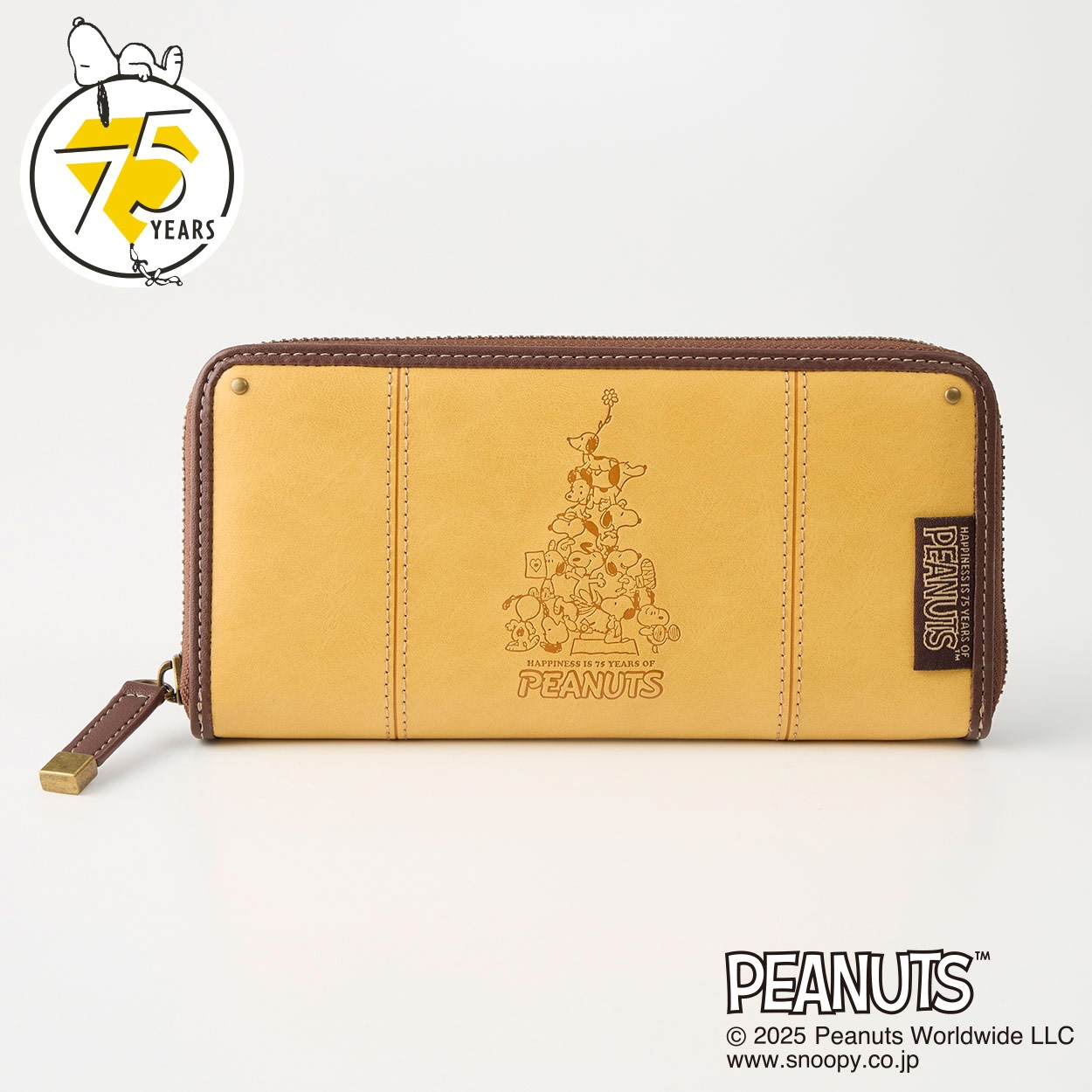 ピーナッツ（PEANUTS）75周年アート型押しラウンドファスナー長財布