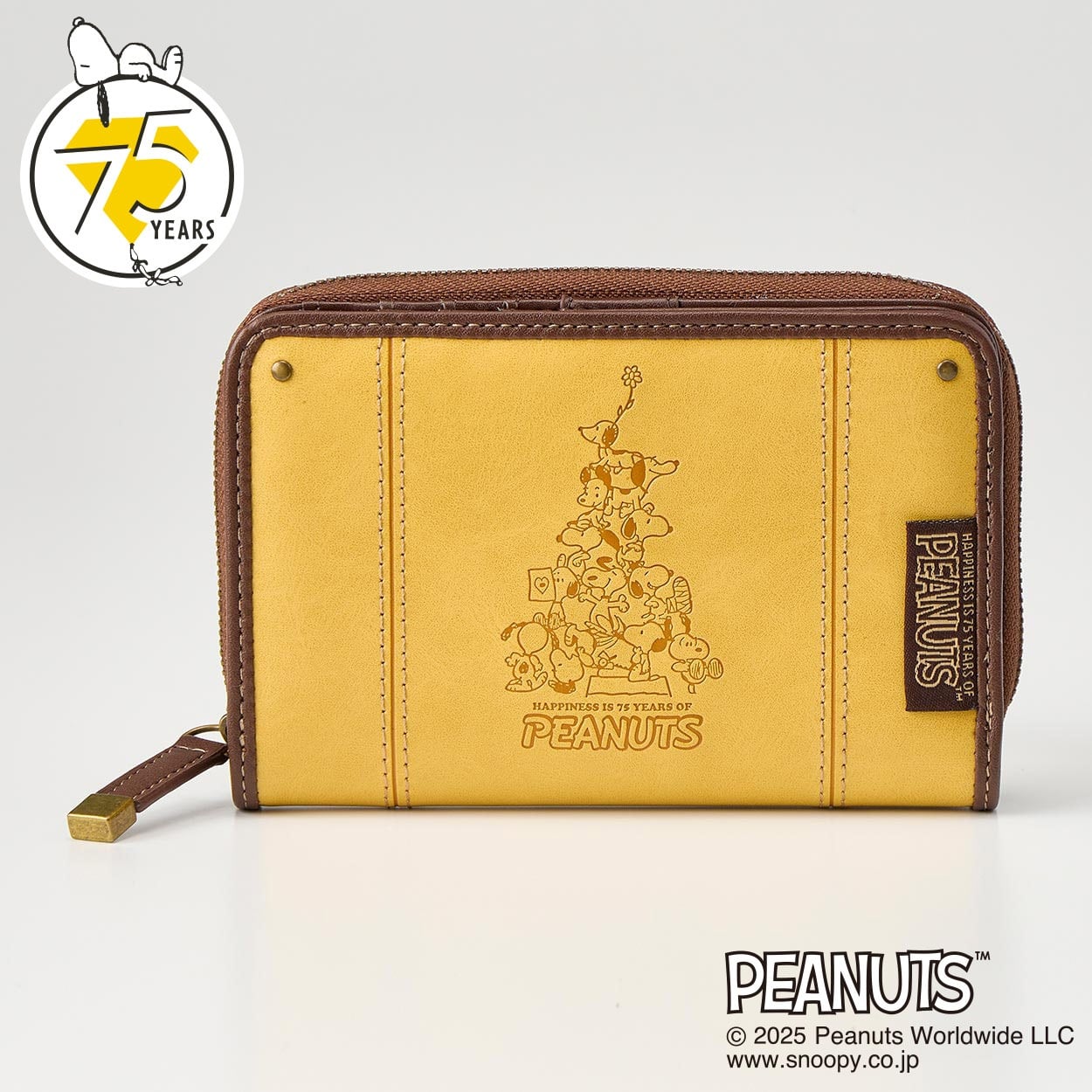ピーナッツ（PEANUTS）75周年アート型押しラウンドファスナー折財布