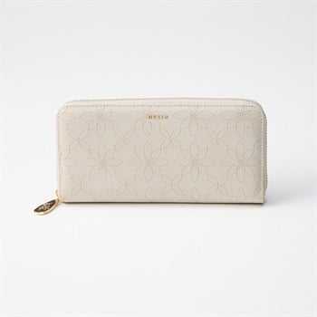 MUSSO(ムッソ) フラワー型押し ラウンドファスナー長財布(ウスチャ-フリー)