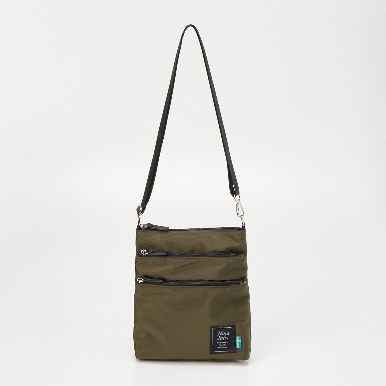 Nina Jobs(ニーナ・ヨブス) 撥水ナイロン縦ショルダー | イオン