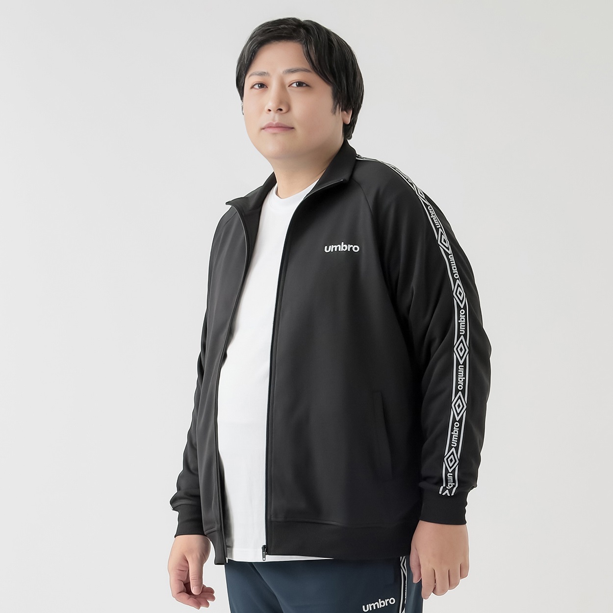 大きいサイズ UMBRO ラインテープジャケット メンズ | イオンスタイル