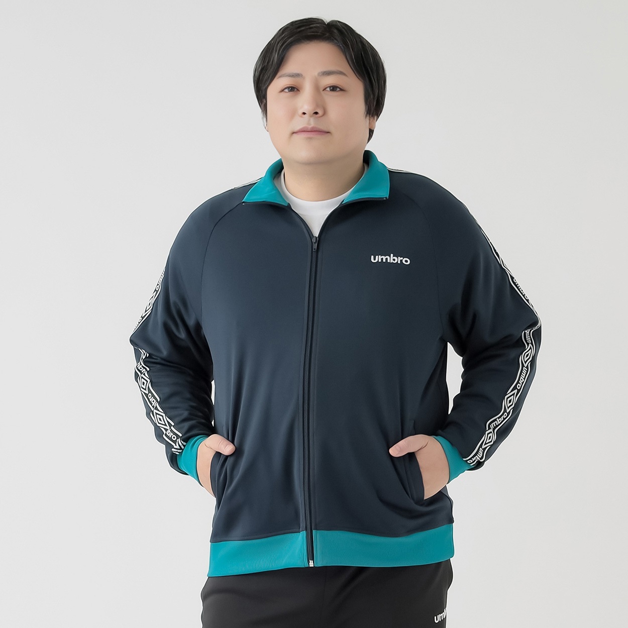 大きいサイズ UMBRO ラインテープジャケット メンズ | イオンスタイル
