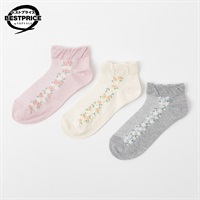スニーカー丈ソックス 花柄 ３足組 レディス トップバリュ ベストプライス(TOPVALU BESTPRICE)(ソノタ１-23ｰ25CM)
