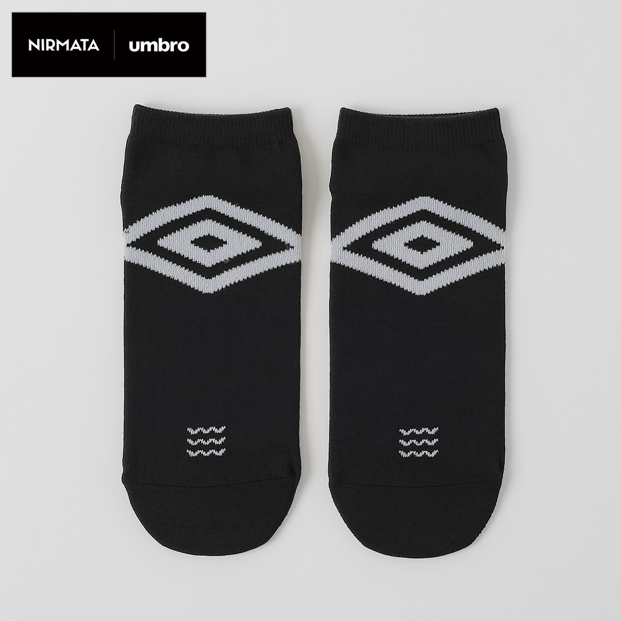 NIRMATA×umbroコラボソックス ビッグロゴスニーカー丈 レディス(ブラック-23-25CM)