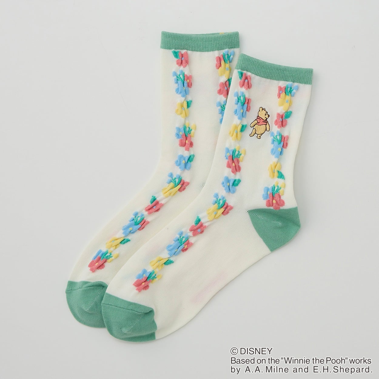 ソックス プーさんデザイン 花ライン刺繍 クルー丈 レディス(ウスベ－ジュ-23-25CM)