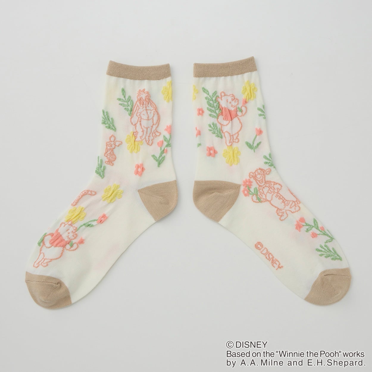 ソックス プーさんデザイン 草花フロート柄 クルー丈 レディス(ウスベ－ジュ-23-25CM)