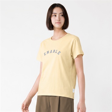 ENABLE（エネーブル） コットンタッチ素材 ロゴ半袖Tシャツ レディス(ウスキイロ-M)