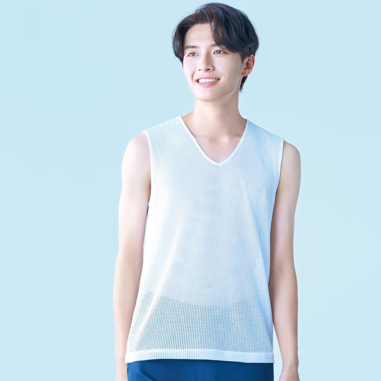 スリーブレスVネックシャツ COOLメッシュ メンズ トップバリュ PEACE FIT(ピースフィット)(シロ-L)