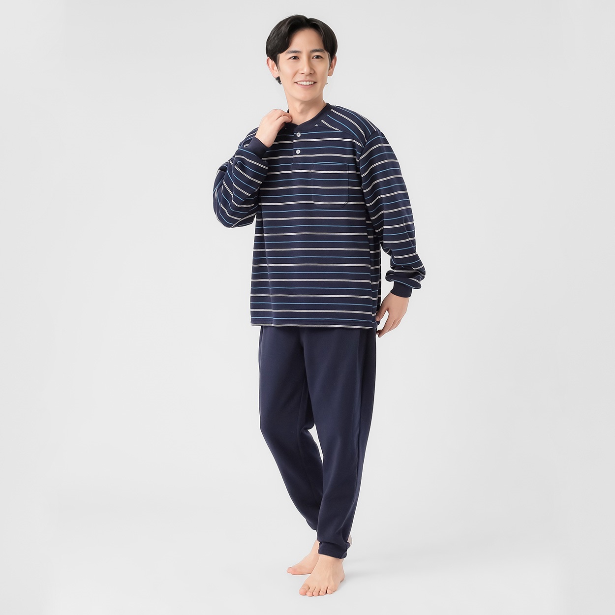 裏起毛背当てフリースヘンリーパジャマ メンズ | イオンスタイル