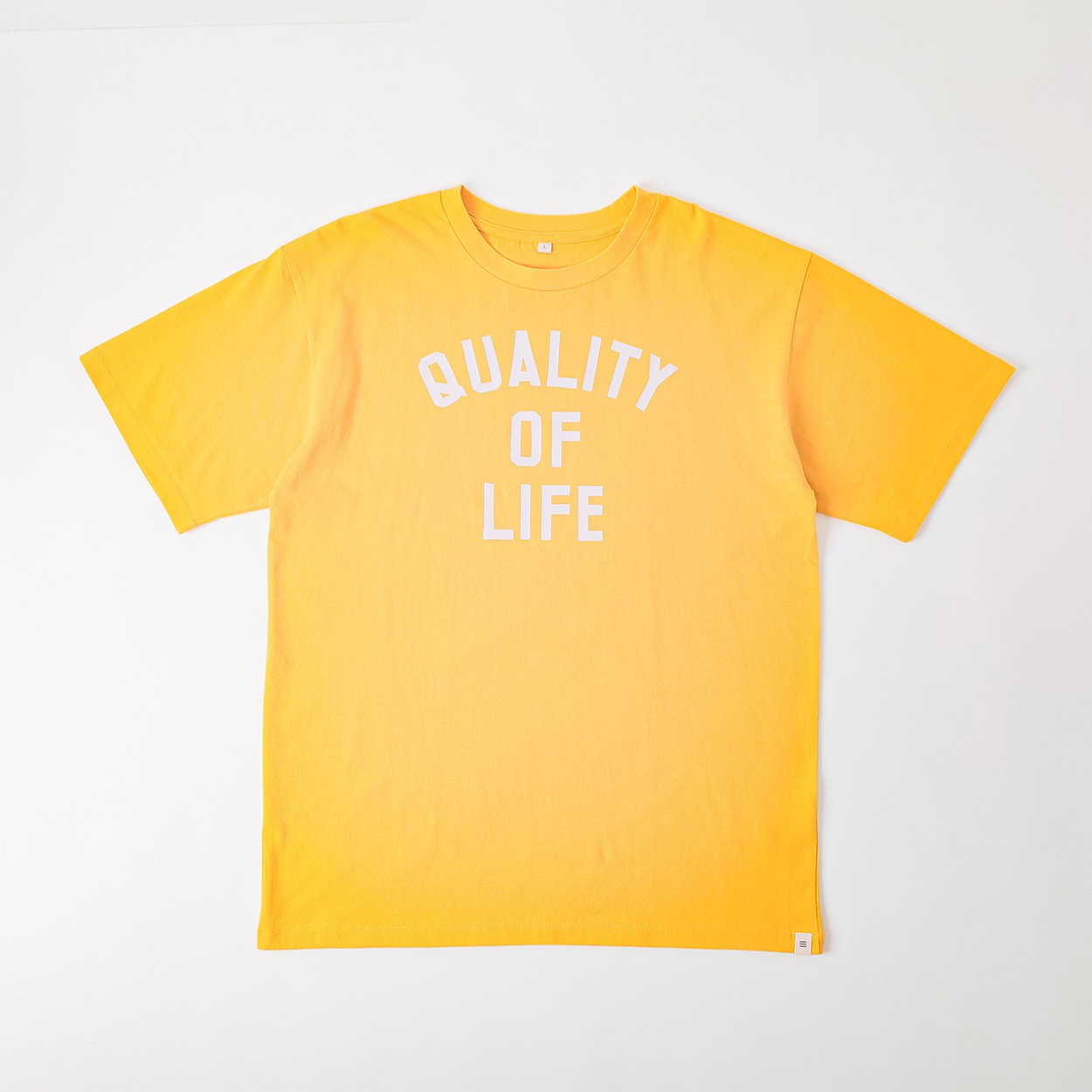 空詩かれんちゃん着用アイテム】 NIRMATA SCHOOL OF LIFE Tシャツ