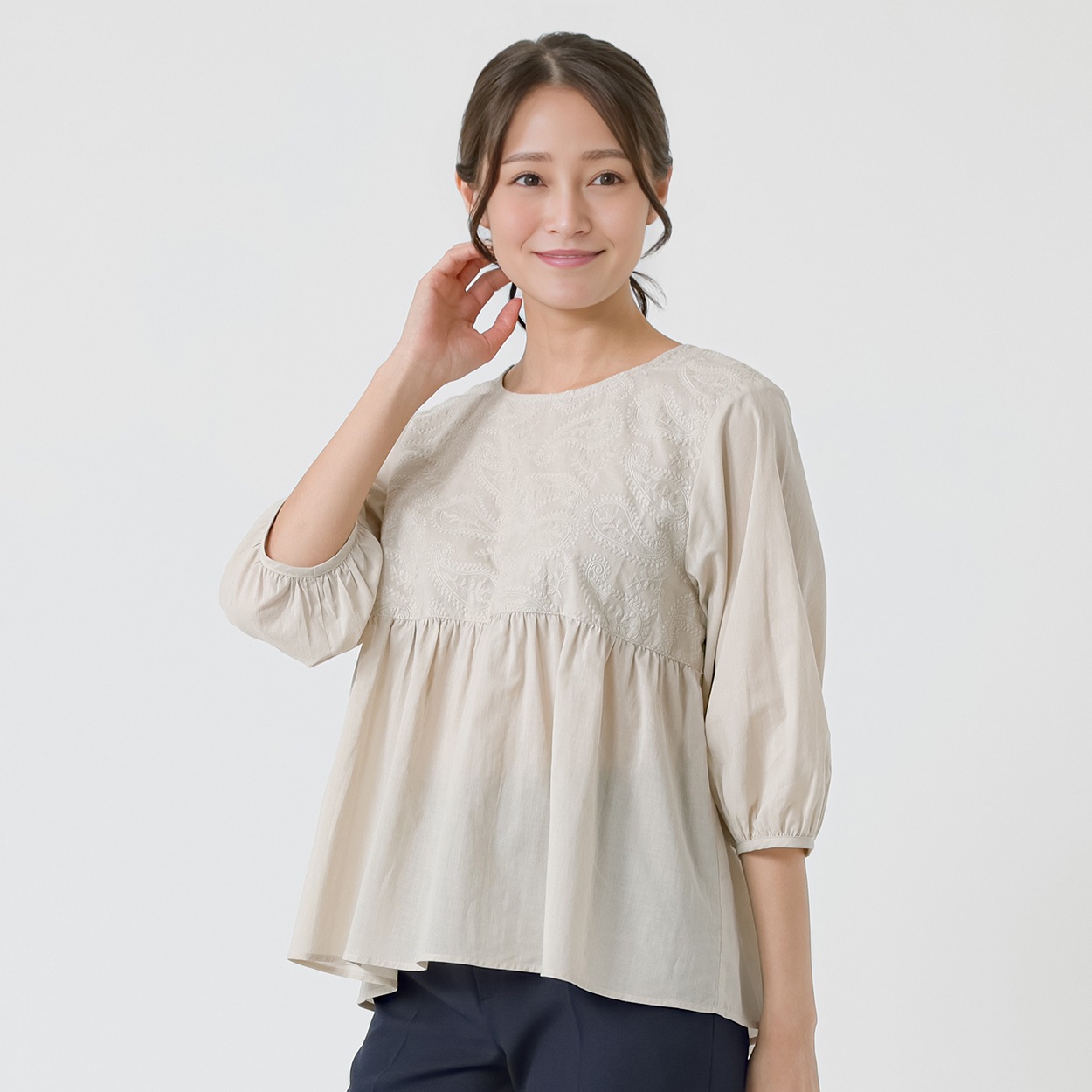 刺繍切替Tブラウス レディス ESSEME(エシーム) 1266211(ベージュ-M)
