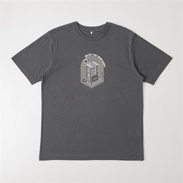 TVC(ティーヴィシー) コットン天竺プリントクルーネック半袖Tシャツ メンズ(チャコールグレー（ONE）-S)