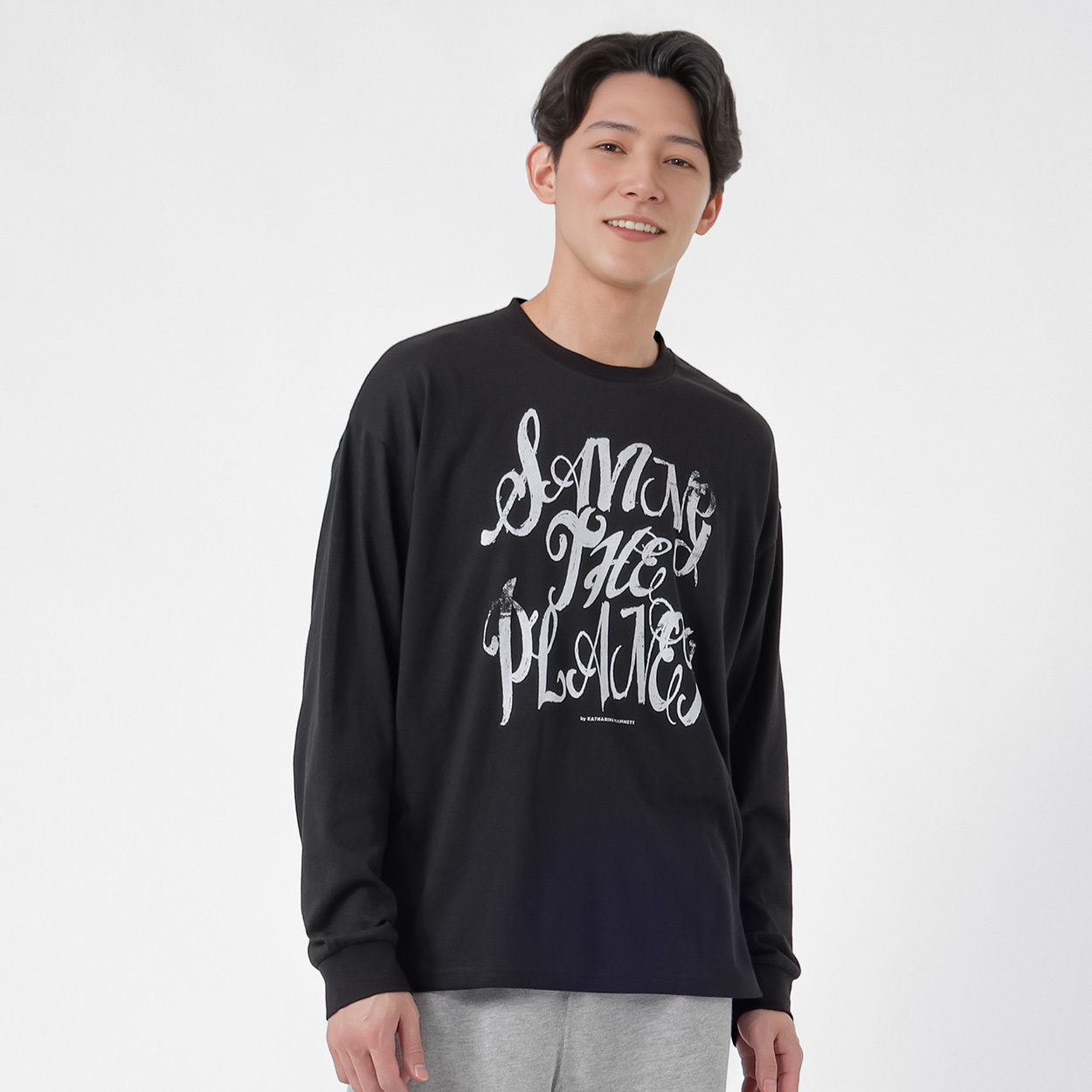 TVC(ティーヴィシー) SAVING THE PLANET by KATHARINE HAMNETT スローガン長袖Tシャツ メンズ(クロ-M)