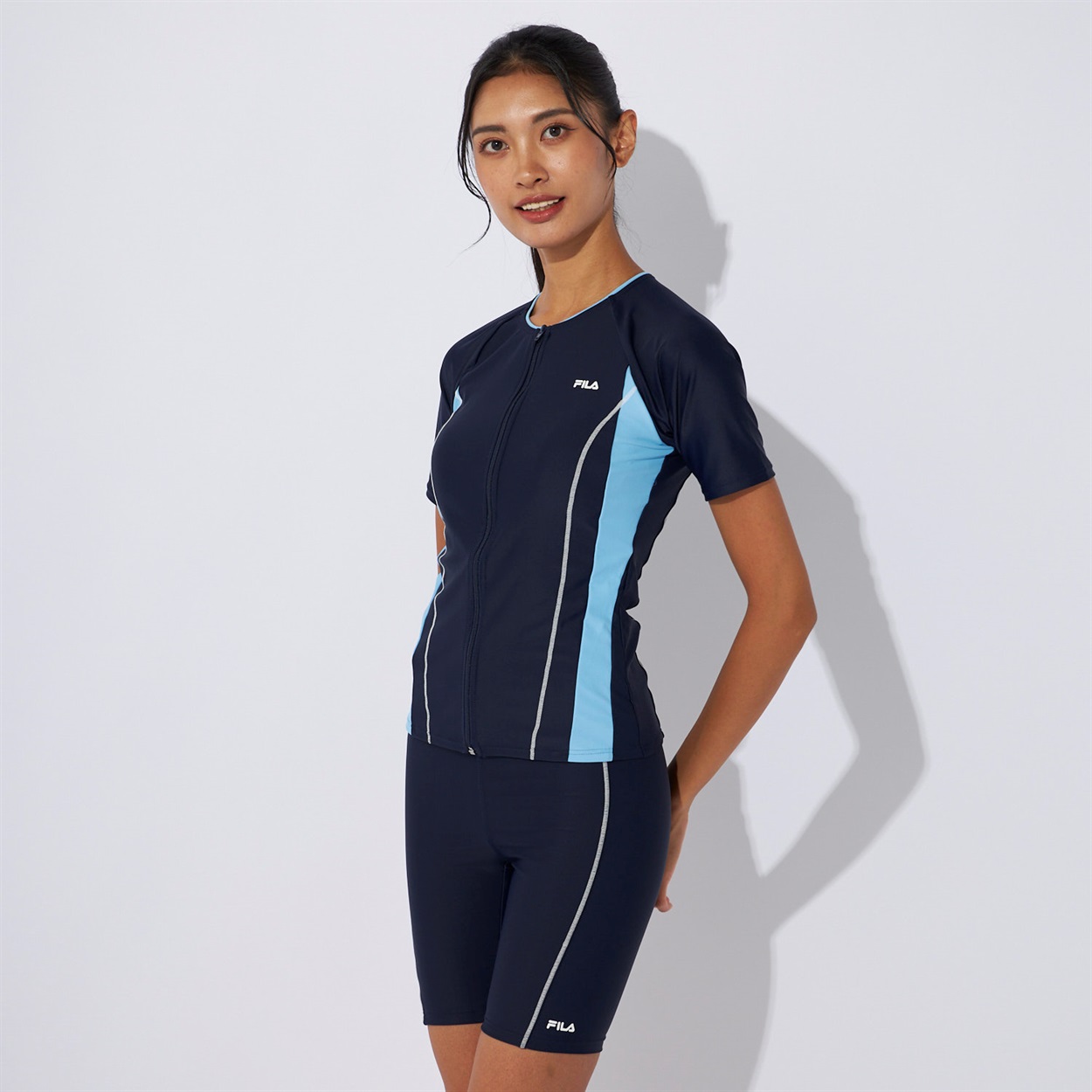 FILA(フィラ) 配色袖付フルジップセパレート水着 めくれ防止機能付