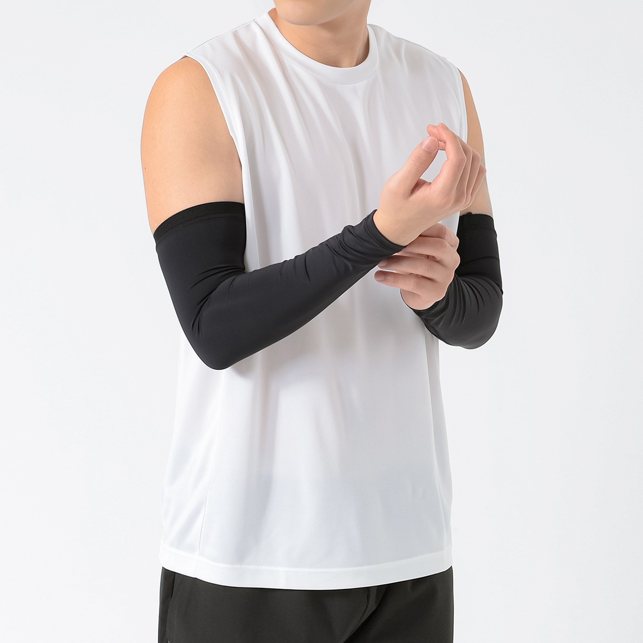 GUNZE(グンゼ) アームカバー 接触冷感 切替メッシュ ４０ｃｍ丈 ユニセックス(ブラック-フリー)