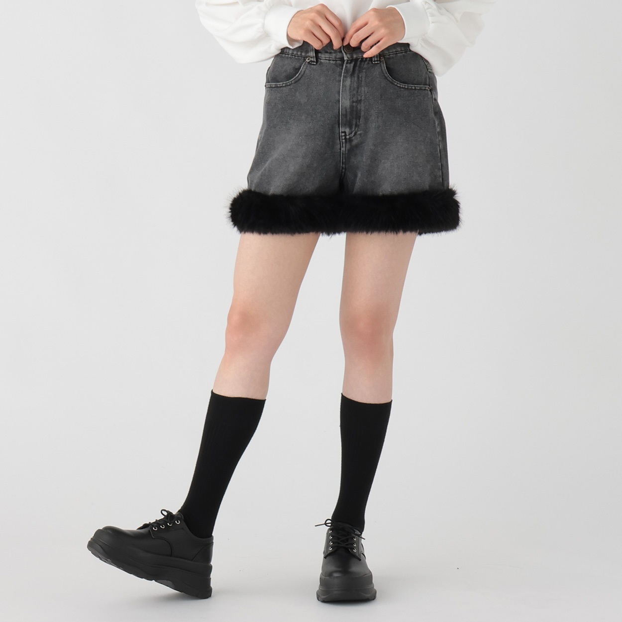 デニム裾フェイクファー付きショートパンツ レディス Doublefocus