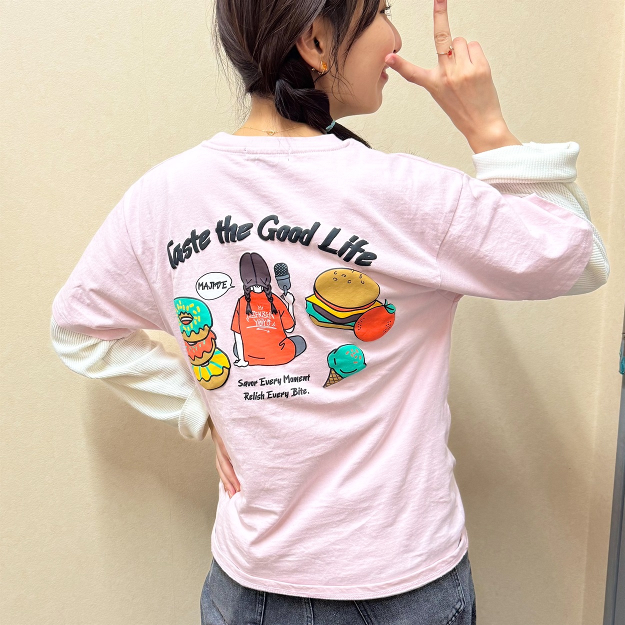 あやんぬ後ろ姿Tシャツ ユニセックスDoublefocus (ダブルフォーカス