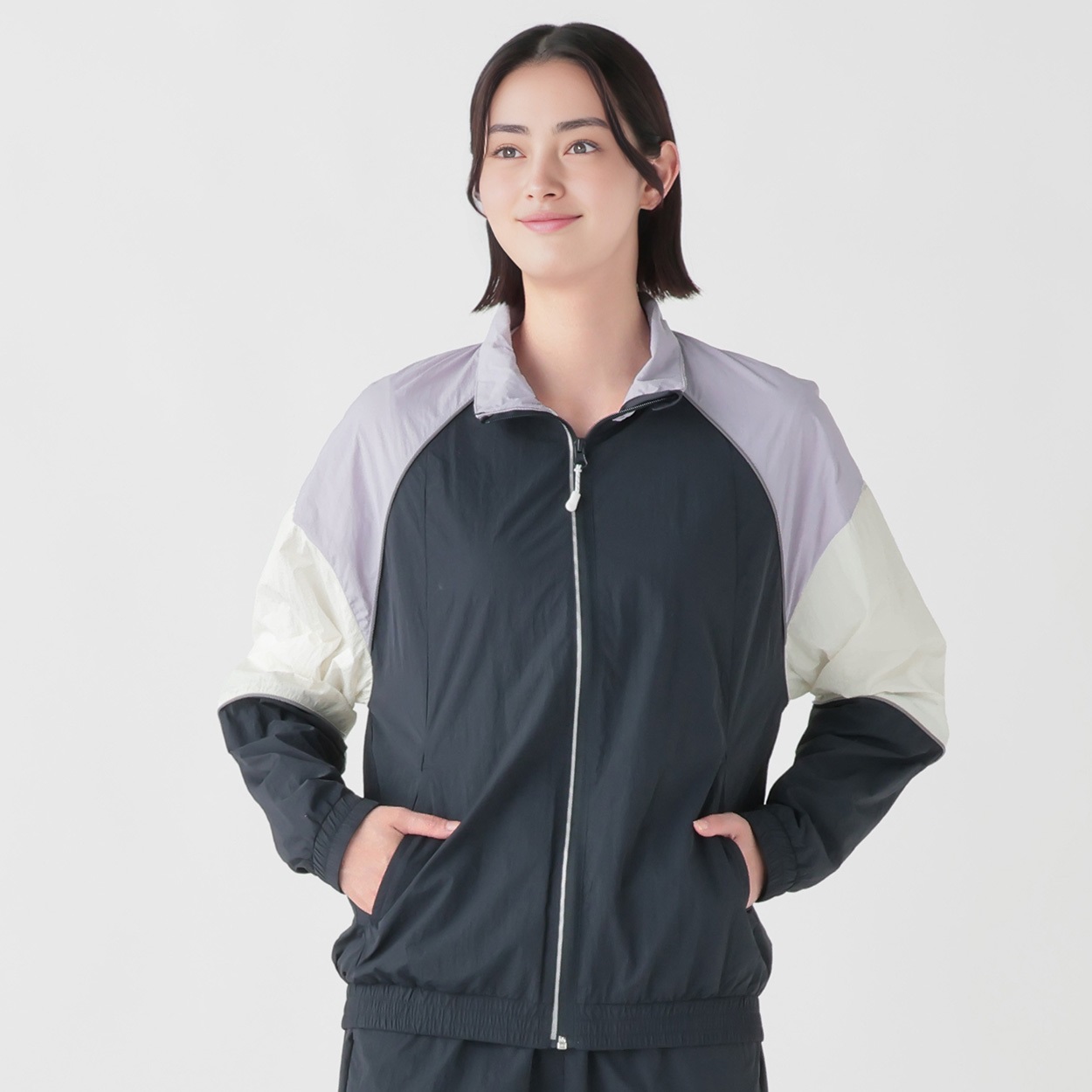 裏メッシュナイロンはっ水ウィンドジャケット 暗い場所でも安心再帰