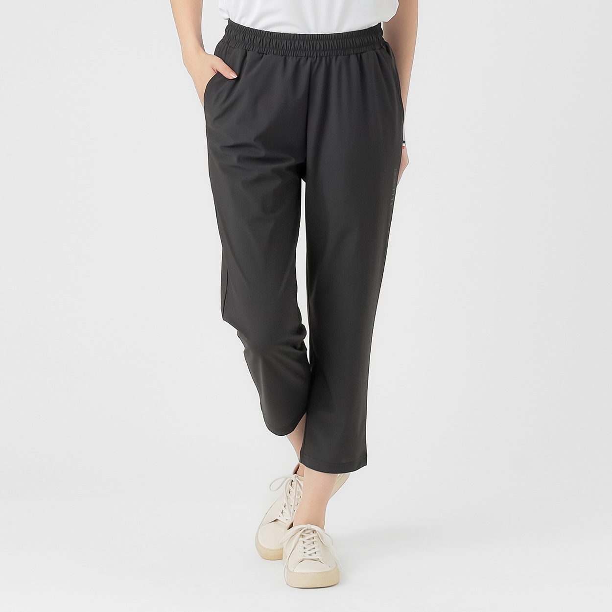 ELLE SPORT(エルスポーツ) リップ調クロップドパンツ 吸汗速乾 強力接触冷感 レディス(クロ-M)