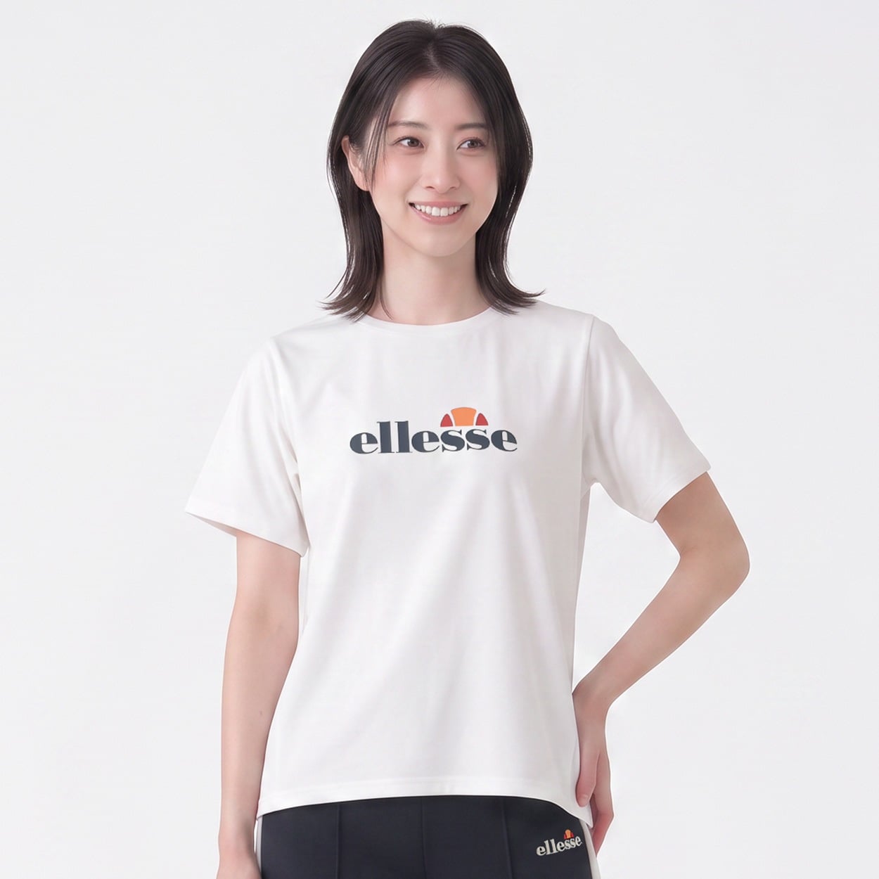 ellesse ロゴ綿タッチ天竺Ｔシャツ レディス(アイボリー-L)