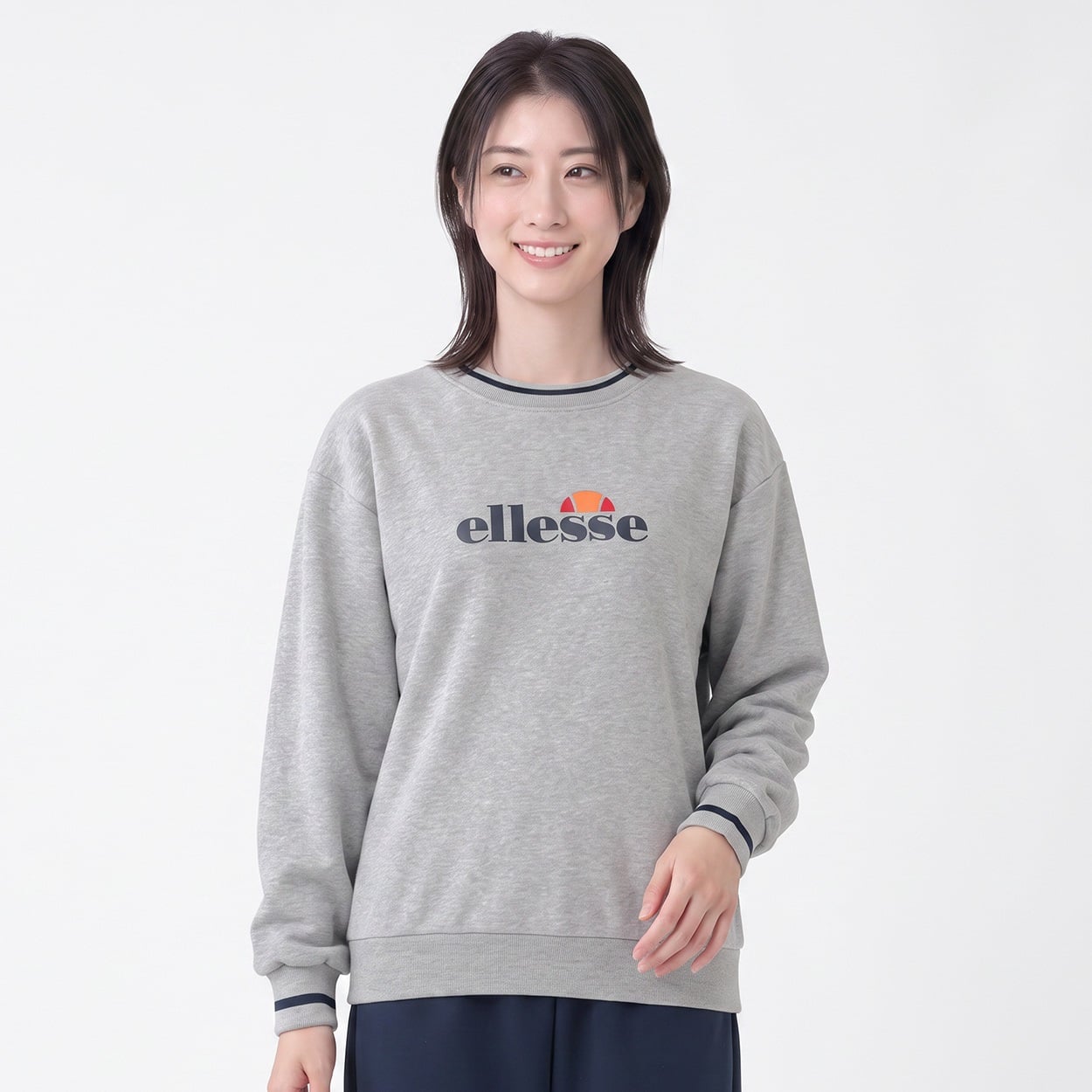 ellesse 裏起毛トレーナー レディス(ウスクロ-M)