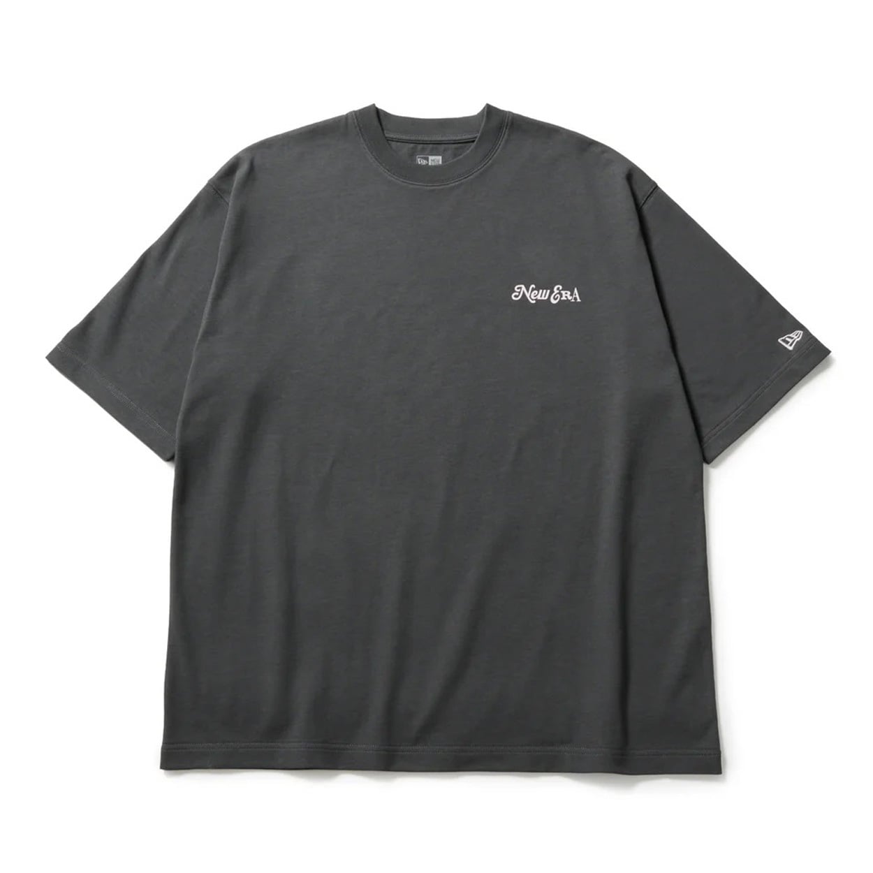 NEWERA(ニューエラ) 半袖 オーバーサイズド コットン Tシャツ Logo Archive グラファイト(クロ-XL)