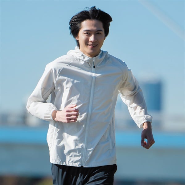 ナイロンはっ水ストレッチパーカー 軽量  UVカット メンズ(ウスクロ-XL)