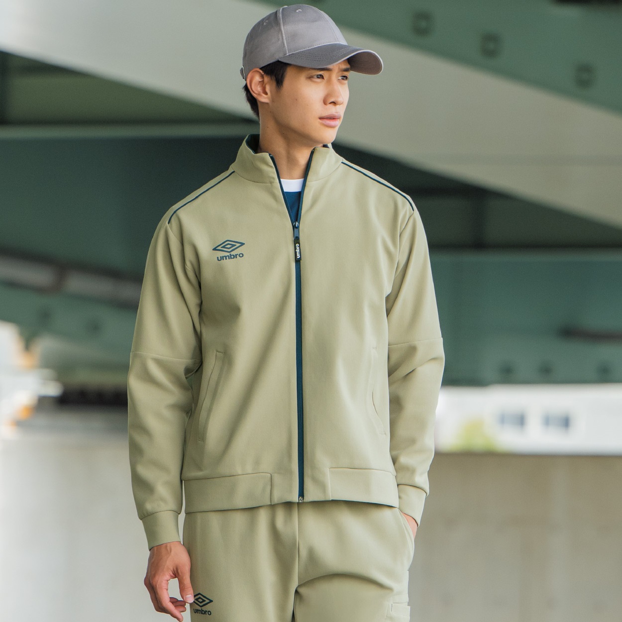 UMBRO(アンブロ) ドライストレッチジャケット メンズ | イオンスタイル