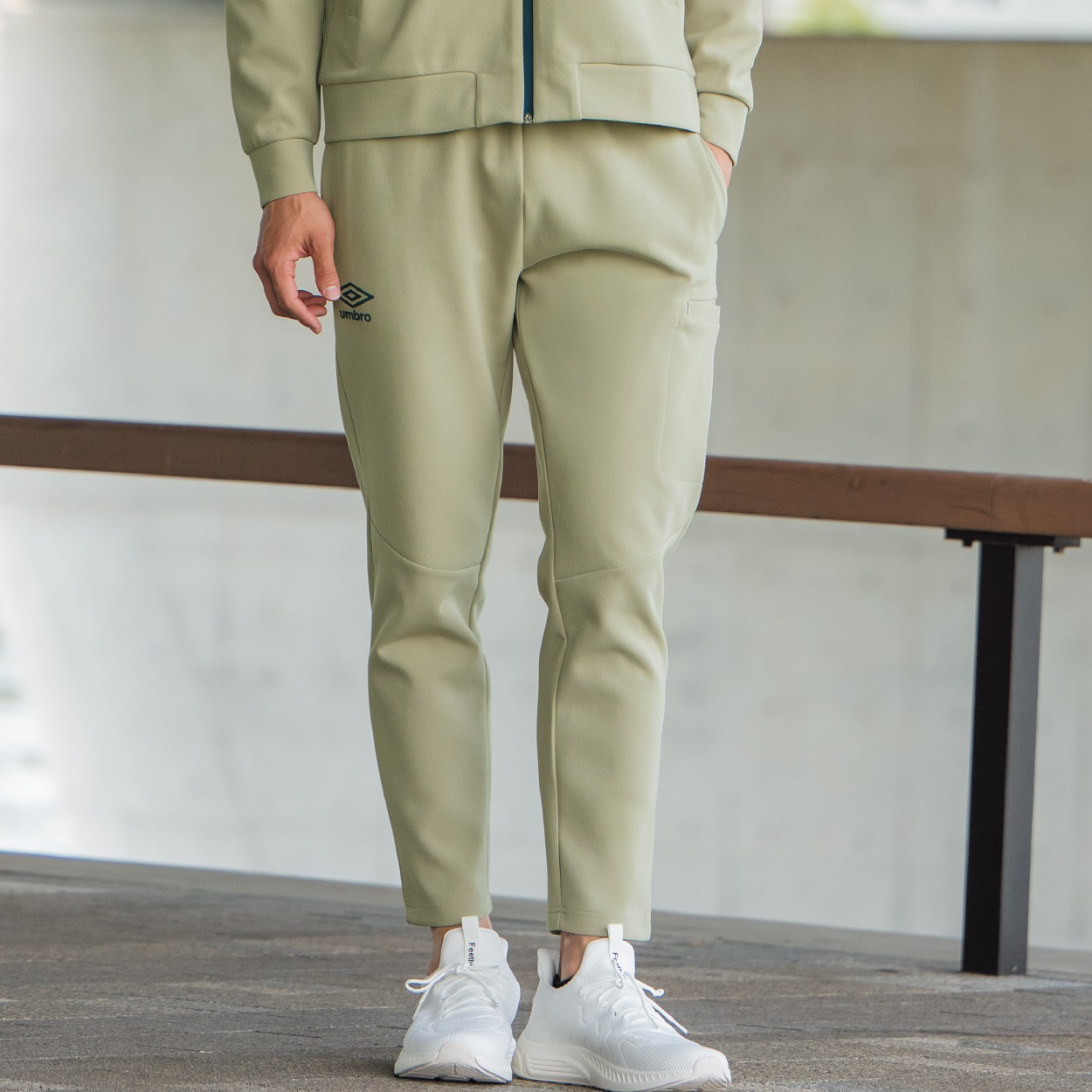 UMBRO(アンブロ) ドライストレッチパンツ メンズ | イオンスタイル