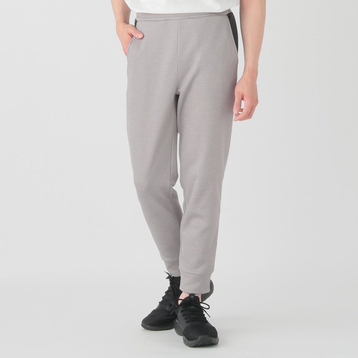 ストレッチ素材 ジョガーパンツ ライトグレー 軽量裏起毛スウェットジョガーパンツ ストレッチ素材 左裾に再起反射